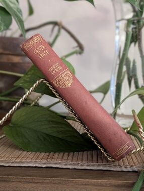 1920 "Oliver Twist" by Charles Dickens – Collins– FREE SHIPPING -Classic Lite